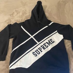 Supreme hoodie